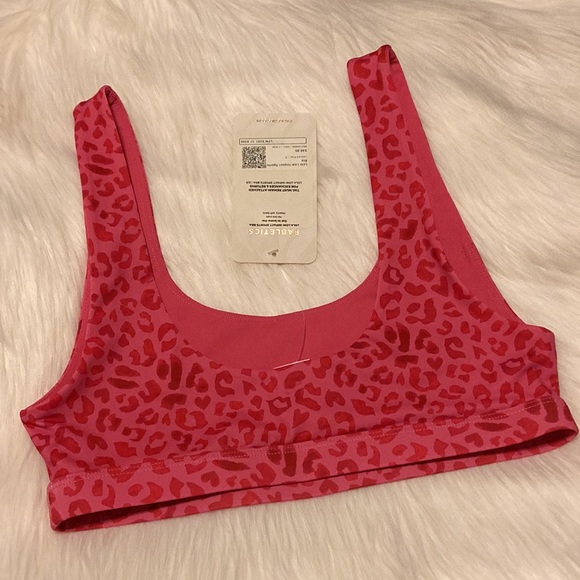 NWT Fabletics Lola Sports bra - Picture 2 of 4